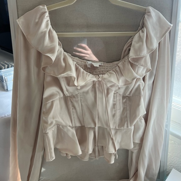 New without tags ASTR the label silk top Malia Top In Champagne In Gold - Picture 2 of 6